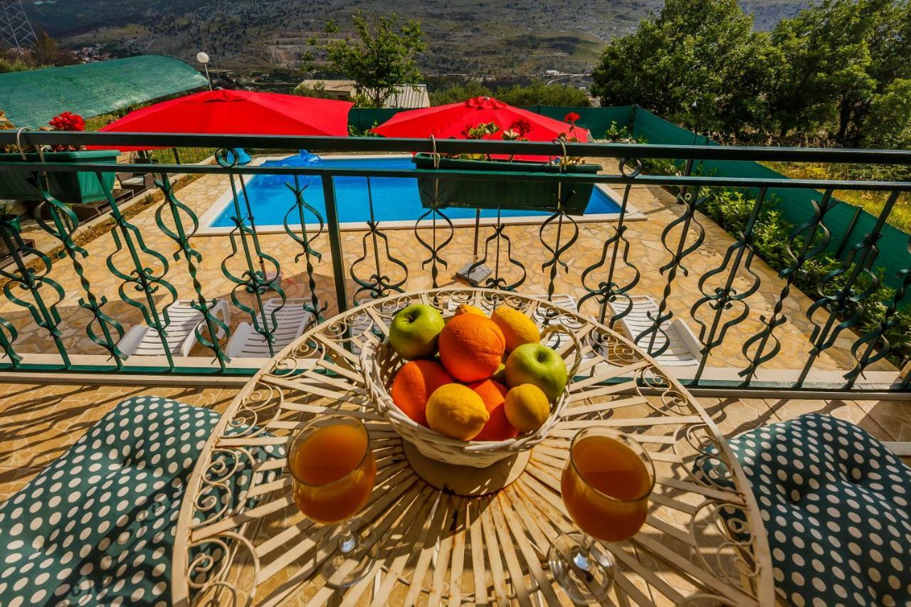 Holiday Home Cherry Tree Žrnovnica Kültér fotó