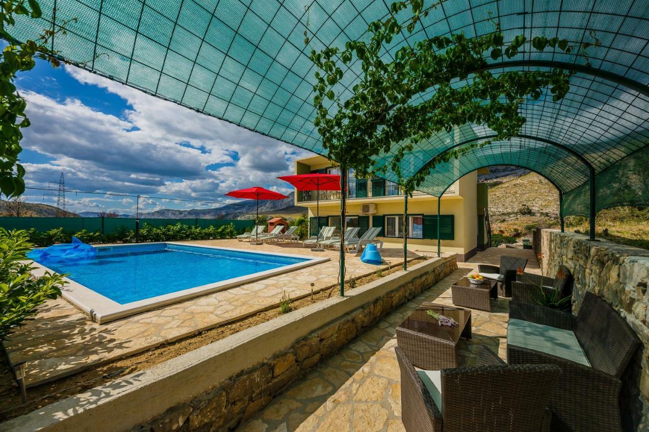 Holiday Home Cherry Tree Žrnovnica Kültér fotó
